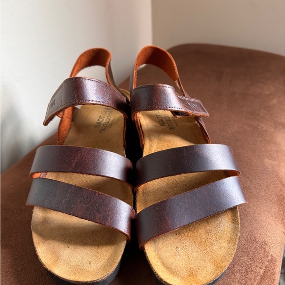 Naot Sandals in size 38 (W7) NWOT Never Worn - Picture 5 of 6